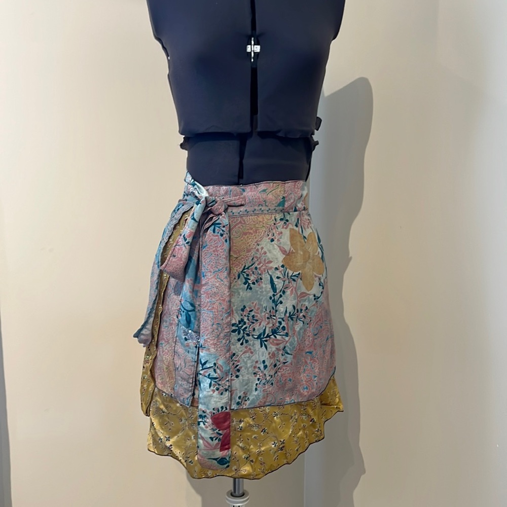Yak and Yeti wrap skirt OS